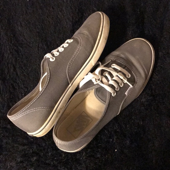 Gray vans - Picture 1 of 1